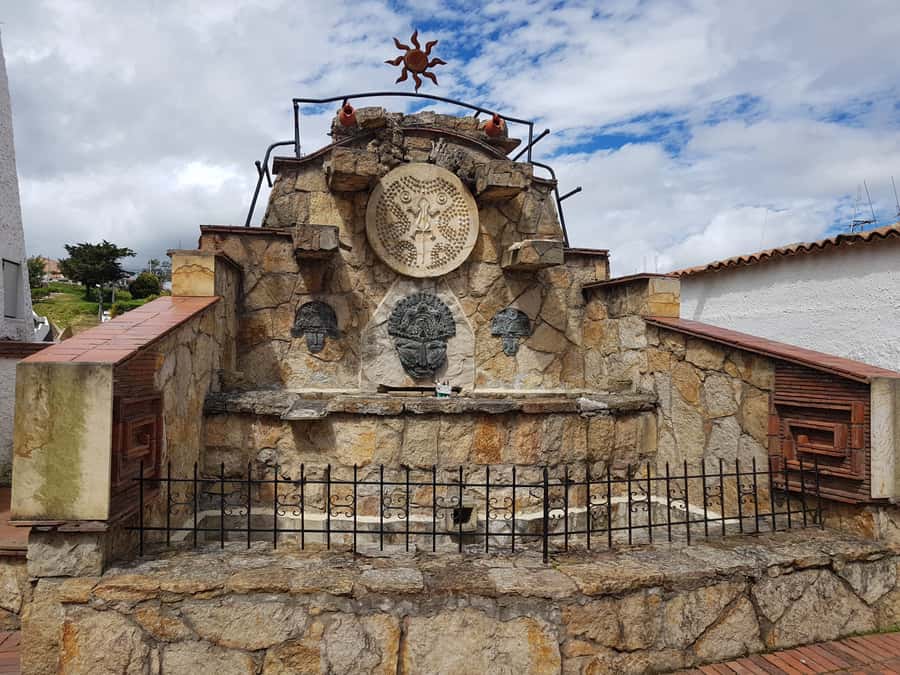 Bogotá: Salt Cathedral & Lake Guatavitá Tour with Lunch - Best for whom, and who should skip this day