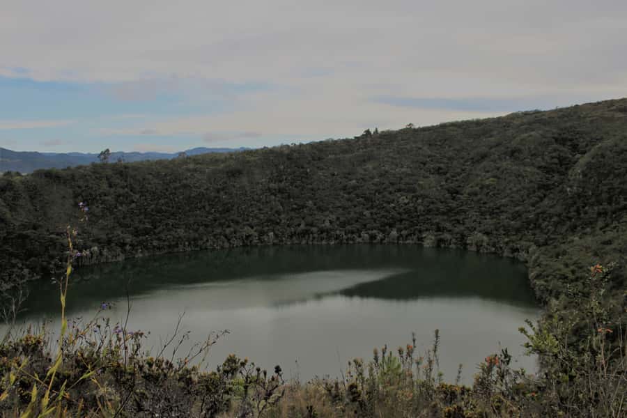 Bogotá: Salt Cathedral & Lake Guatavitá Tour with Lunch - Lake Guatavitá: the El Dorado origin and the short guided hike