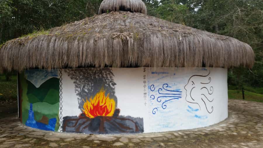 Bogotá: Salt Cathedral & Lake Guatavitá Tour with Lunch - Price and value: what $180 really covers