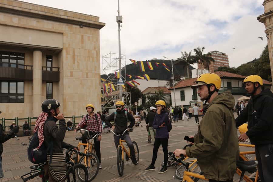 Bogotá: Shared Bike Tour - Parque Nacional: forest-reservoir mood meets city life