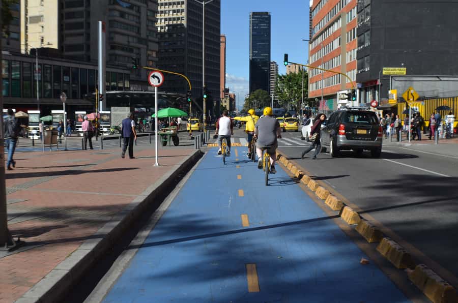Bogotá: Shared Bike Tour - 7th Avenue: the corridor that connects north and south