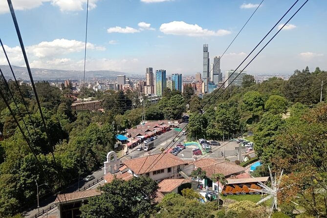 Bogota Tour, Monserrate, Museums and Local Art with Transportation - Plaza Bolívar and Catedral Primada: the heart of faith and state