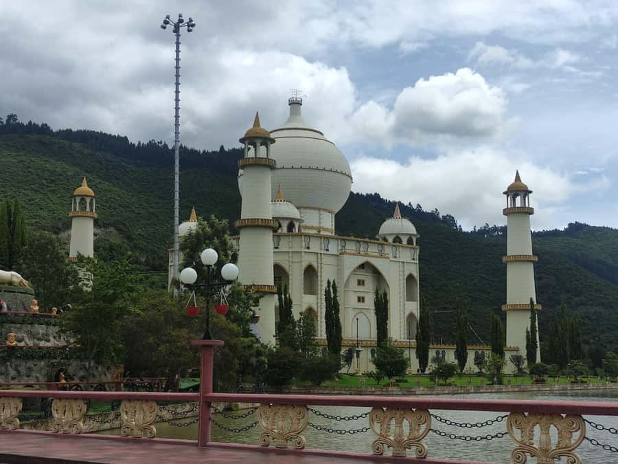 BOGOTA: Tour of Jaime Duque Park, Zoo, and Aerospace Museum - Jaime Duque from Bogotá, and why it feels different