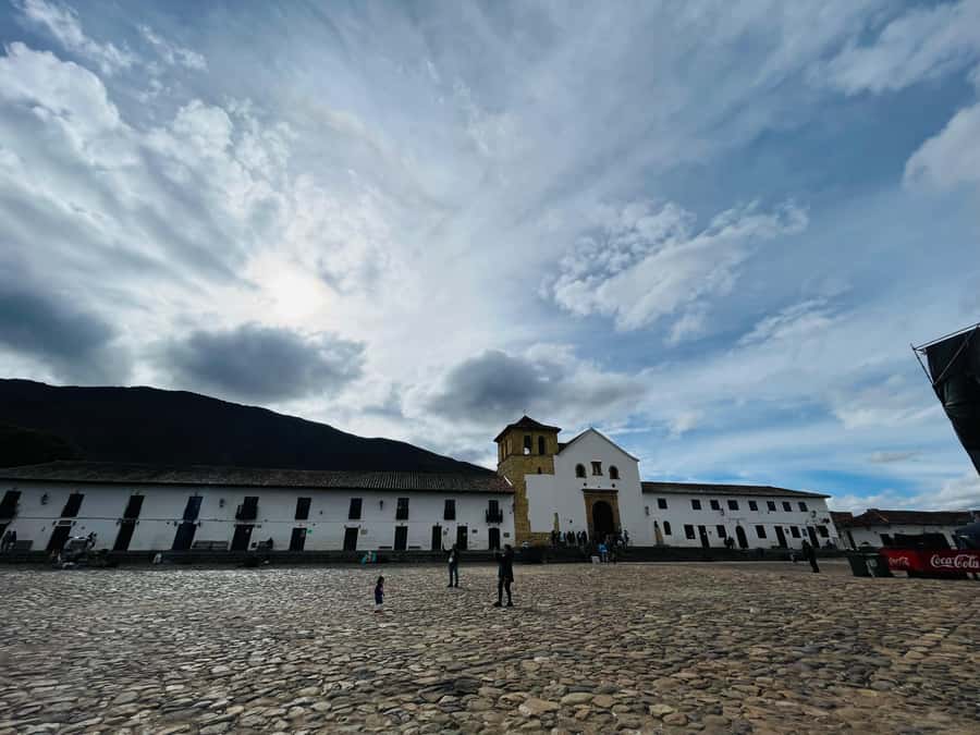 BOGOTA: Tour of Villa de Leyva, Ráquira, Pozos Azules, and Puente de Boyacá - Villa de Leyva, Plaza Mayor and Fossils in One Easy Stop