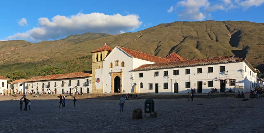 Bogota: Tour to villa de Leyva raquira casa terracota & more - Villa de Leyva basics, Plaza Mayor and the cobblestone rhythm