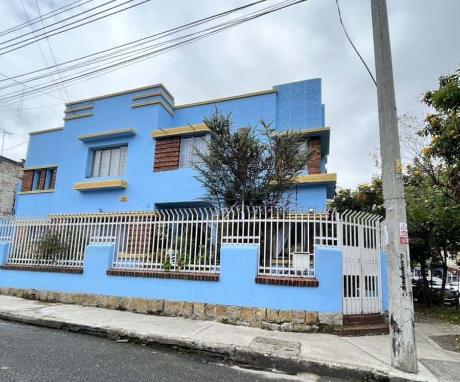BOGOTA: Visit to the Botanical Garden and Ugly Betty's House - Casa de Betty La Fea: a practical fan stop with real local atmosphere