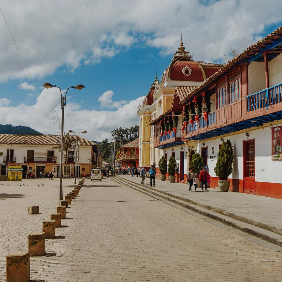 Bogota: Zipaquirá Salt Cathedral and Lake Guatavita Day Tour - Laguna de Guatavita: Where the El Dorado Legend Starts Making Sense