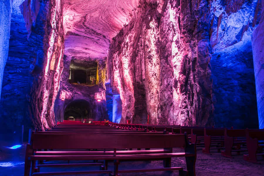 Bogotá: Zipaquirá Salt Cathedral, with tickets and guide - The 180-meter descent and the salt-architecture feel