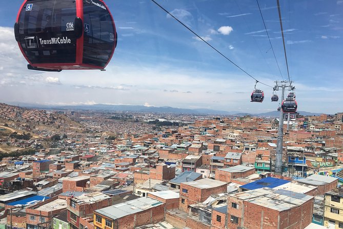 Cable car to el Paraiso, the city slum - TransMiCable Tunal station: included ticket and 15 minutes up the hill