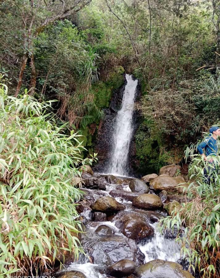 Cali: Cali River Waterfall and Great River Pools Tour - Cascada Rio Cali: your one-hour break for swimming and waterfall time