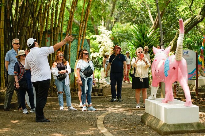Cali: City Tour | Guided tour around the city - Stop 5: Parque Paseo Bolivar, independence and a calm pause