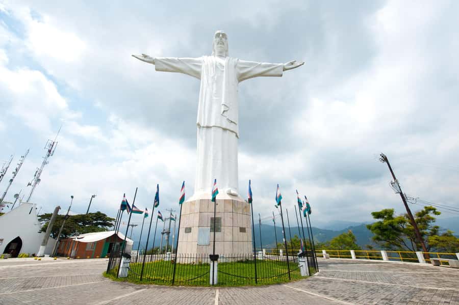 Cali: Cristo Rey, Tertulia Museum & Downtown Cali City Tour - A 6-hour Cali mix of viewpoint, art, and local flavors