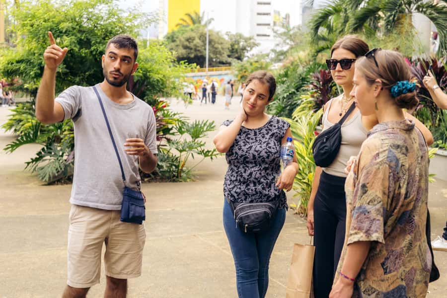 Cali: Street Food Tour - Cali in Two Hours: Street Food, Murals, and Salsa Steps