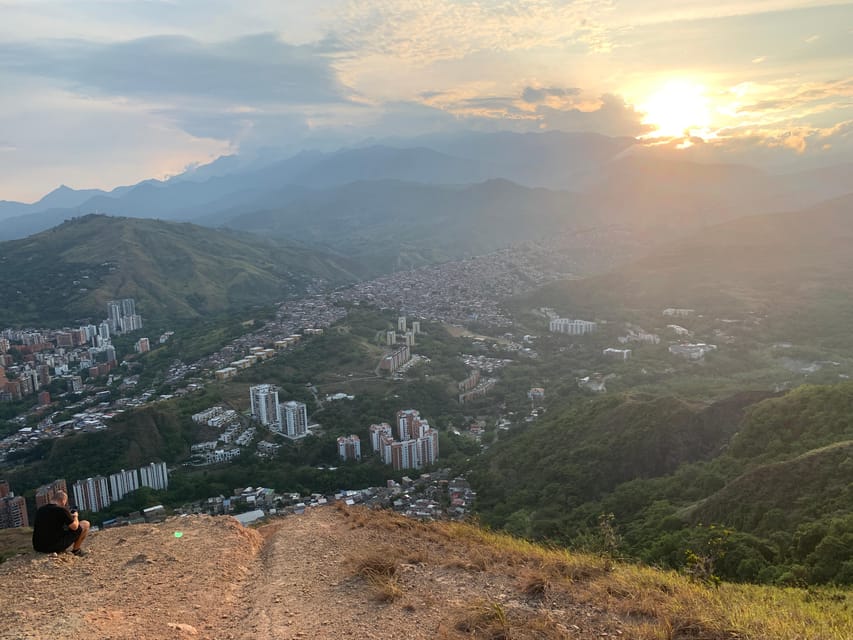 Cali: TRES CRUCES - Cali's most popular hike and monument - Who this hike is perfect for, and who should choose something else