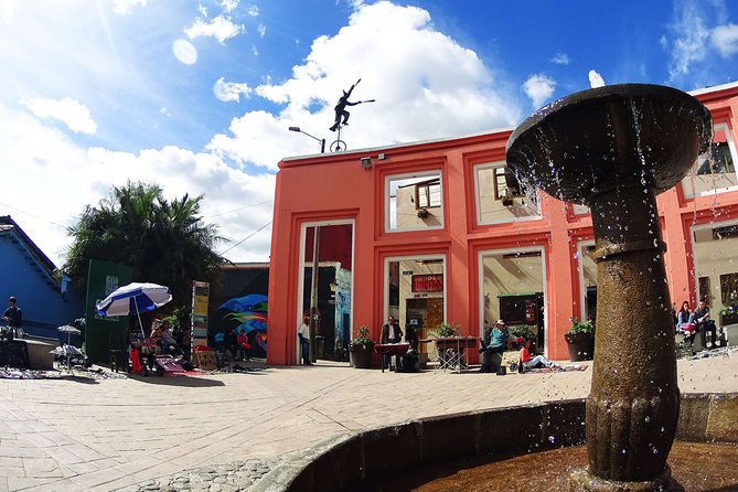 Candelaria Tour: Hotspots and Hidden Gems - La Candelaria, in human size, with stories that connect