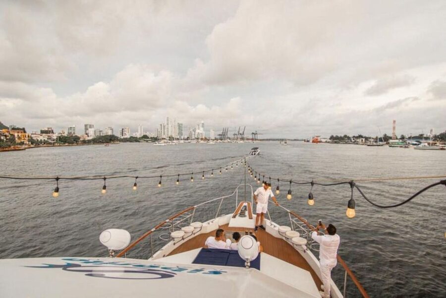 Cartagena: 4-course Culinary Experience aboard a catamaran - Should you book it or skip it?