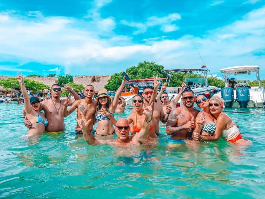 Cartagena: 4 Island Day Trip by Boat and Caribbean Lunch - Agua Azul: the one-hour relax-and-swim reset