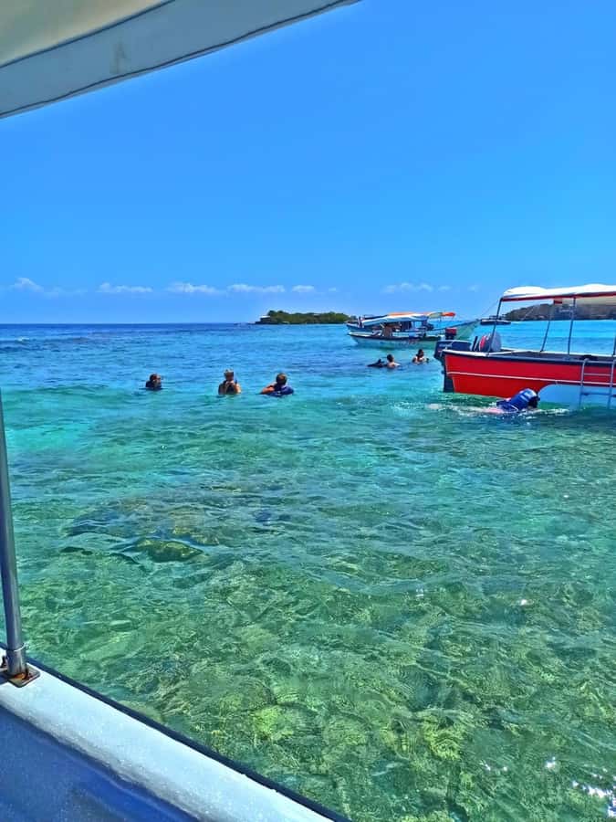 Cartagena: 4 Island Day Trip by Boat and Caribbean Lunch - Getting to Muelle de la Bodeguita and how the boat ride feels