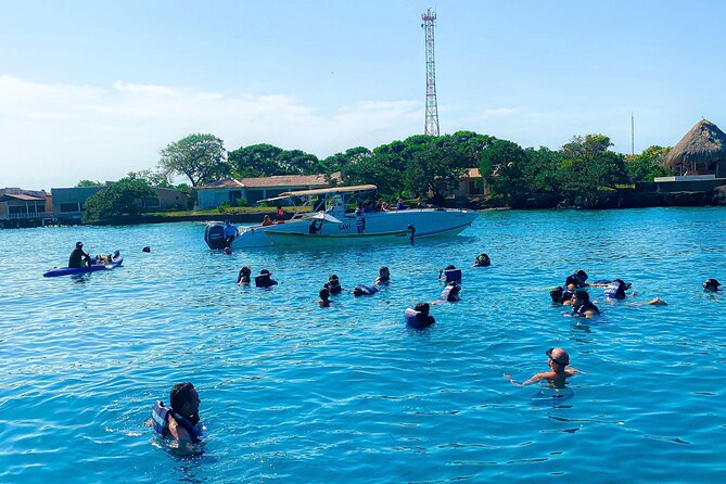 Cartagena : 4 premium islands - Isla Grande snorkeling: Pablo Escobar’s sunken plane plus coral reefs