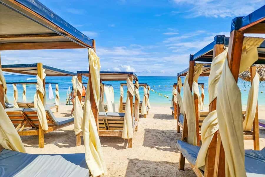 Cartagena: 5 Rosario Islands, Full party with drinks, Snorkeling and lunch - Fort San Fernando de Bocahica: the quick scenic warm-up