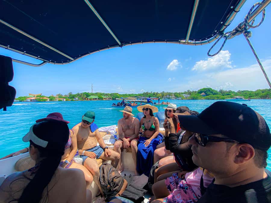 Cartagena: 5 Rosario Islands Tour with Snorkeling and Lunch - Cholón, seafood and a party atmosphere (with a real break time)