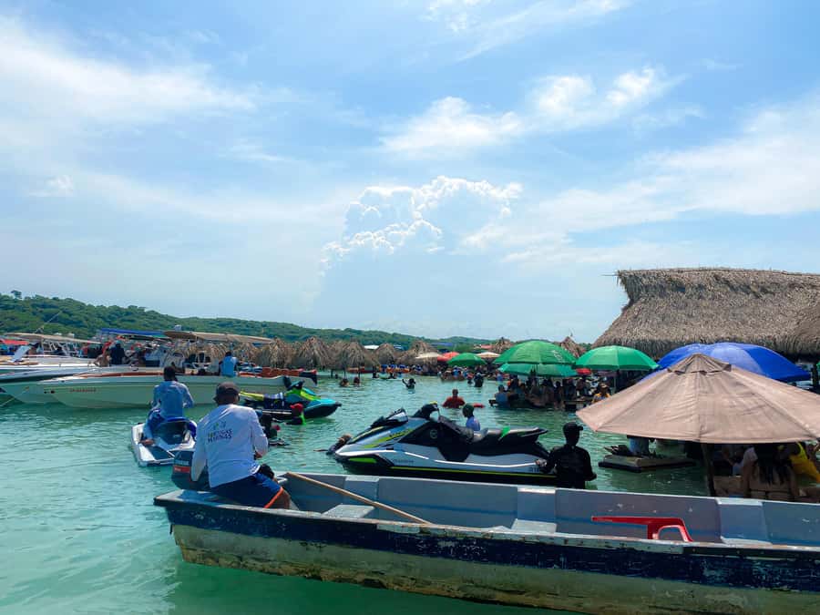 Cartagena: 5 Rosario Islands Tour with Snorkeling and Lunch - Food and drinks: what’s included and what you might add