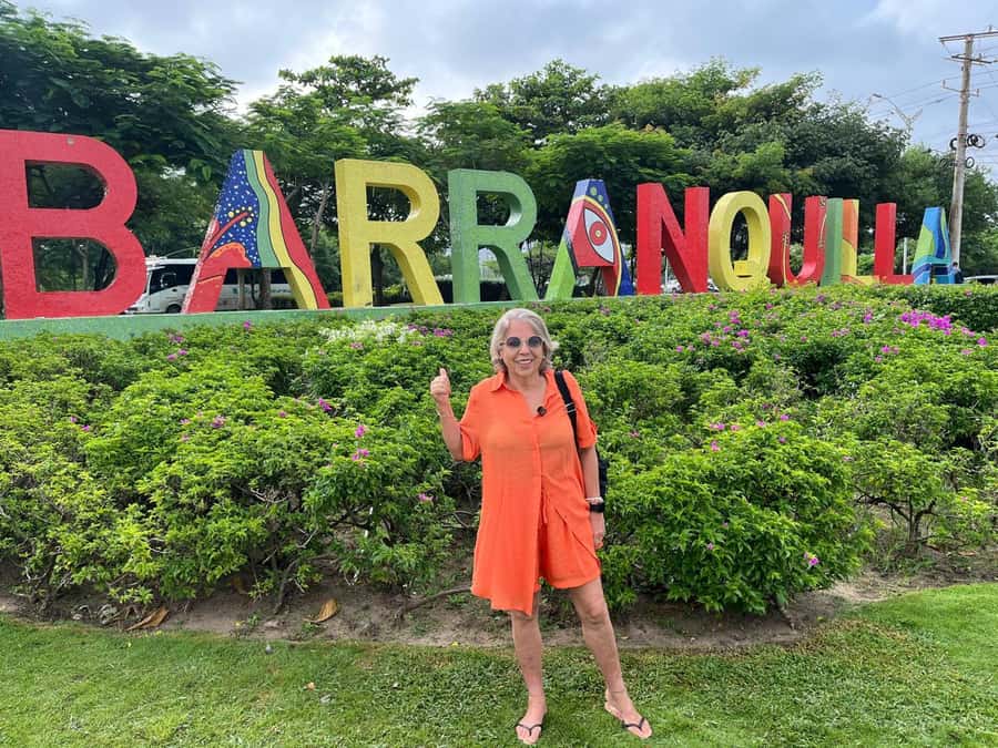 Cartagena: Barranquilla and Santa Marta BILINGUAL GUIDE - Bay of Santa Marta and the Quinta de San Pedro Alejandrino with Bolívar