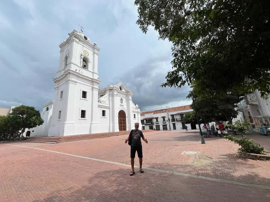 Cartagena: Barranquilla and Santa Marta BILINGUAL GUIDE - Vía Cordialidad and the Alberto Pumarejo bridge over the Rio Magdalena