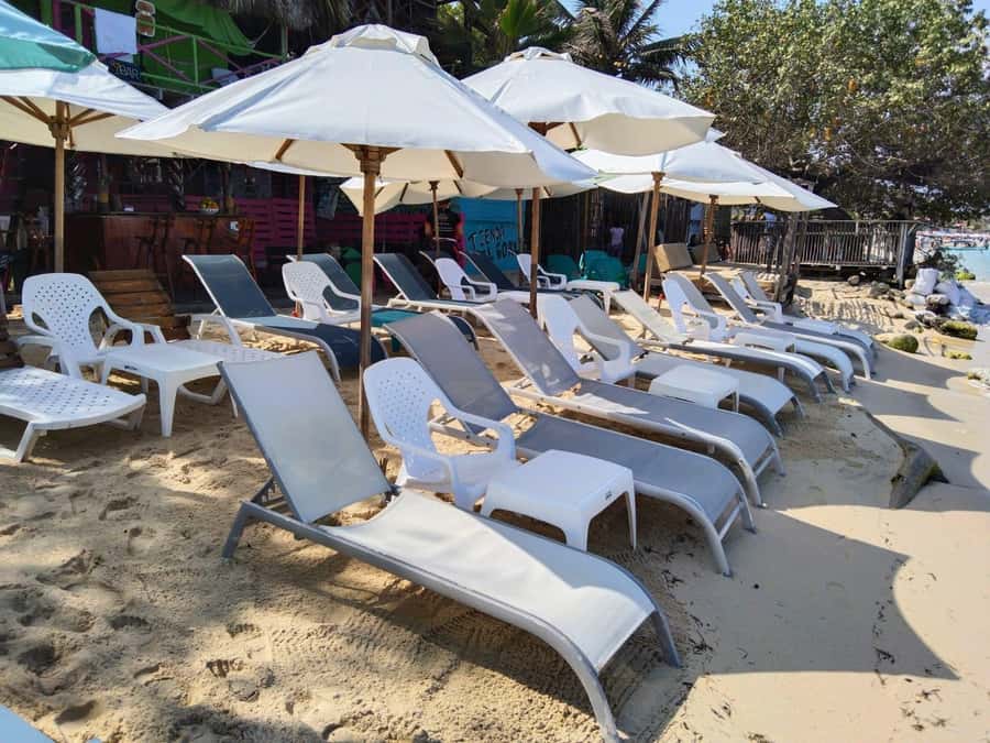 Cartagena: Baru Island & Playa Tranquila Day Trip with Lunch - The bus ride and Barú Island crossing: the part that sets expectations