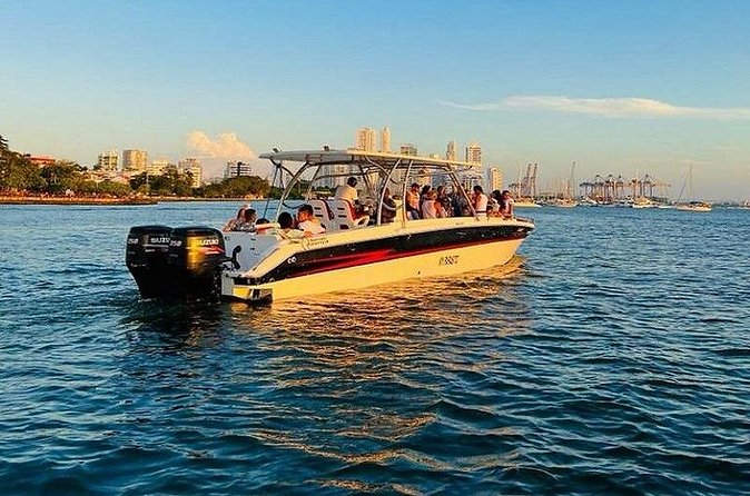 Cartagena Bay tour with open bar included. - Meeting at Sibarita del Mar, and avoiding common “last mile” problems