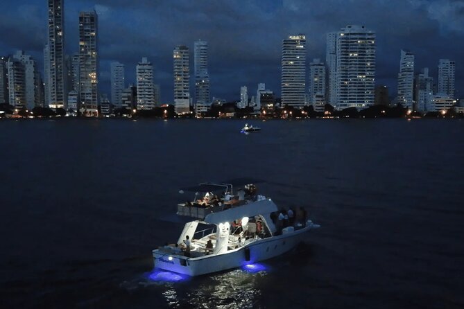Cartagena Bay tour with open bar included. - Should you book this sunset bay tour?