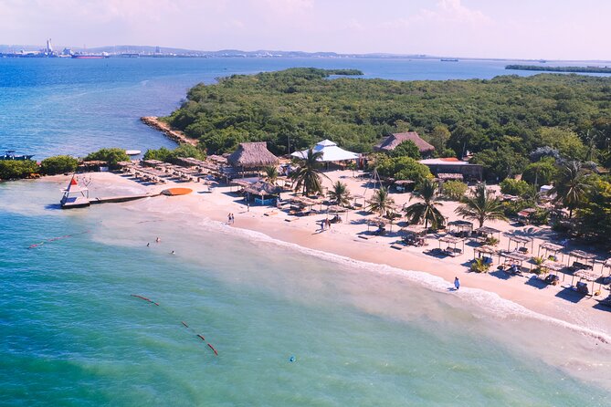 Cartagena Beach Club - La Punta Beach Club on Tierrabomba: what the day actually feels like