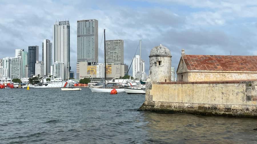 CARTAGENA: BIKE RIDE WITH LUNCH AT BOURDAIN'S FAVORITE SPOT - Key things you’ll notice right away