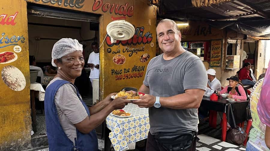 CARTAGENA: BIKE RIDE WITH LUNCH AT BOURDAIN'S FAVORITE SPOT - Price and value: is $67 worth it for this Cartagena mix?
