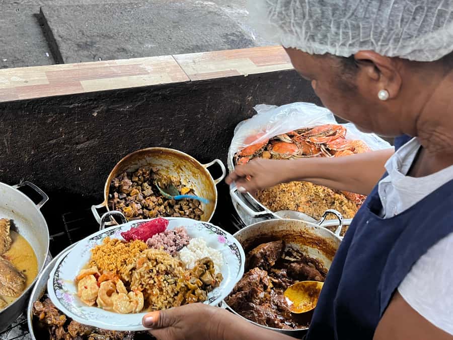 CARTAGENA: BIKE RIDE WITH LUNCH AT BOURDAIN'S FAVORITE SPOT - Manga and the first photo stop: easy momentum and quick orientation
