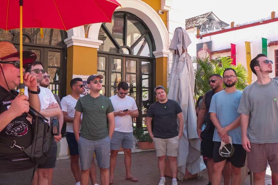 Cartagena: BILINGUAL CITY TOUR San Felipe Castle & Old city - Walled City Walking Tour: Clock Tower to Las Bóvedas