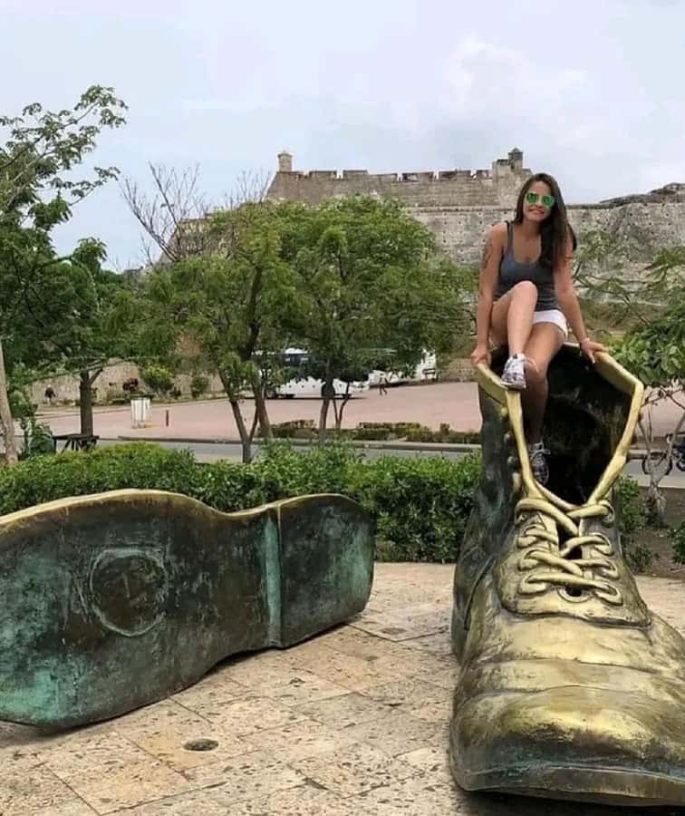 Cartagena: BILINGUAL CITY TOUR San Felipe Castle & Old city - Practical Tips So You Enjoy Every Minute