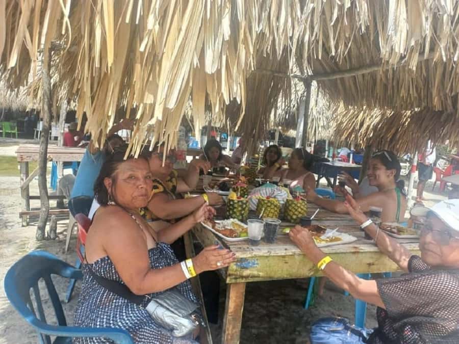 Cartagena: CHOLON & BARU with lunch - The Cholón party day in plain language