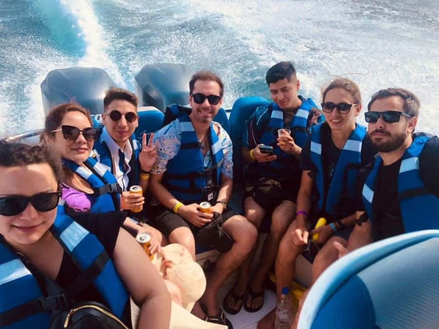 Cartagena: CHOLON & BARU with lunch - Cholón time: meeting people the easy way