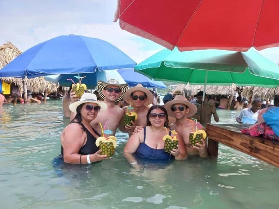 Cartagena: CHOLON & BARU with lunch - Barú sightseeing and free time: good for photos, not for total freedom