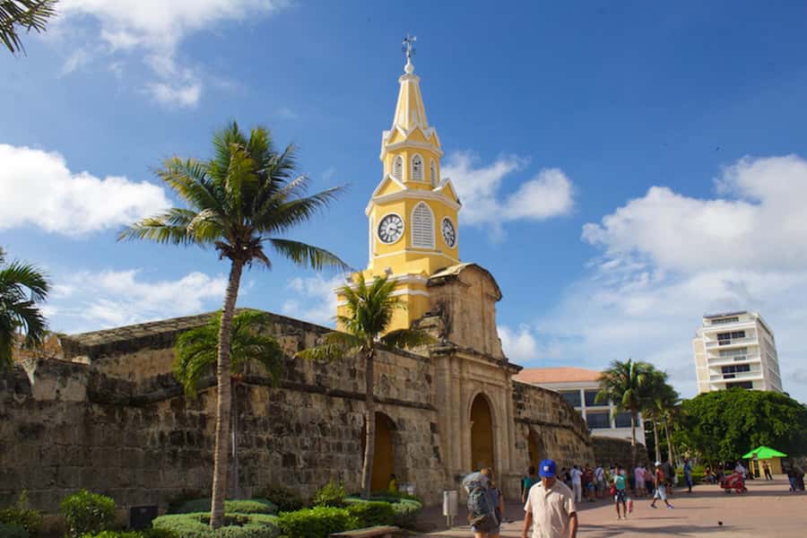 Cartagena: CITY TOUR OVERVIEW of the city Boots castle chiva - Why this Chiva + Old Town combo fits Cartagena’s best hours