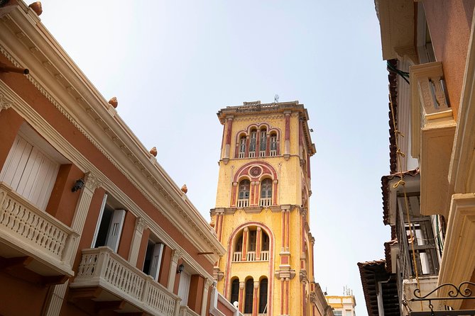 Cartagena City Tour with Popa Hill (PM) - Plaza de Bóvedas Shopping Stop: Local Crafts and the Reality of a Built-In Mall