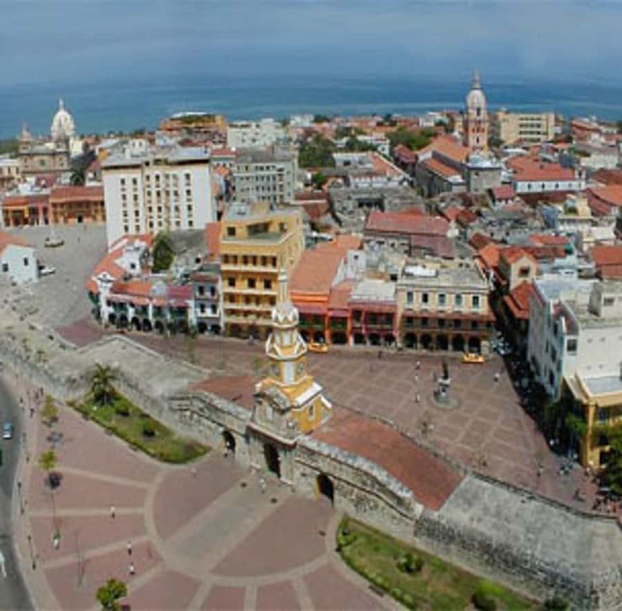 Cartagena City Tour with San Felipe Castle & Old Town Walk - Plaza de la Aduana: Colonial Trade History, Explained Clearly