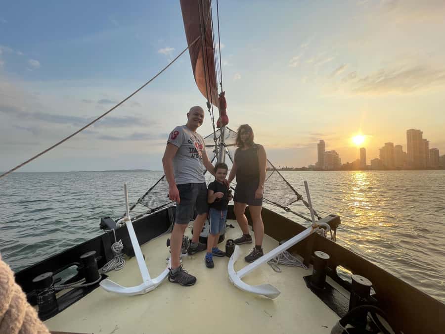 Cartagena, CO: Sunset Skyline Pirate Boat Tour with Drinks - Pirate cannon show and music moments that keep it fun