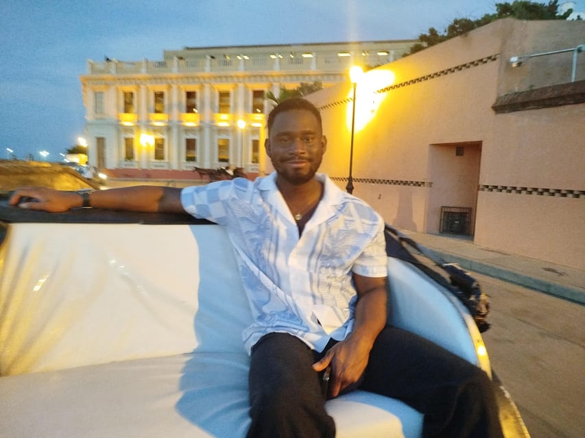 Cartagena: COLLONIAL HORSE DRAWN CARRIAGE by THE OLD CITY - Horseman assistance and photo help you will actually use