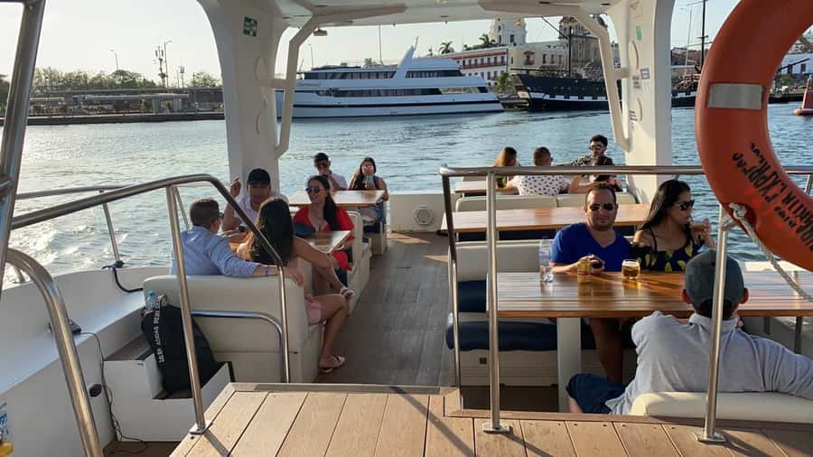 Cartagena: Cruise by the Bay with Dinner and Wine - Key Things to Know Before You Go