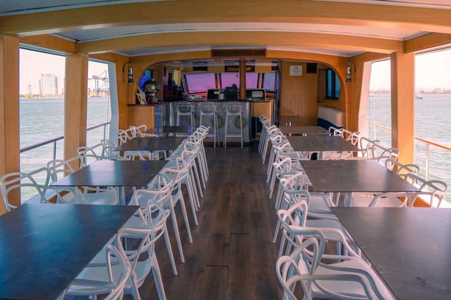 Cartagena: Cruise by the Bay with Dinner and Wine - Who This Cartagena Evening Cruise Suits Best