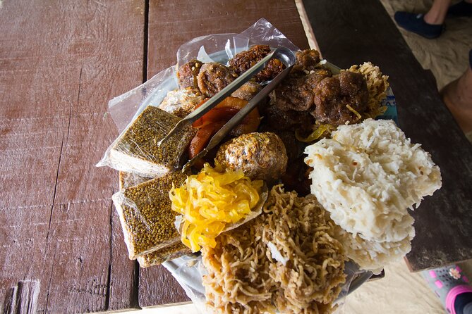 Cartagena Culinary Private Tour: Local Flavors & Hidden Gems - Portal de los dulces: cocadas and sweet treats to end the walk