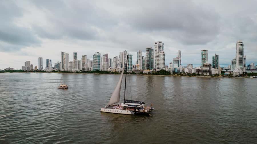 Cartagena de Indias: 2-Hour Sunset Cruise - Sunset timing near El Laguito and Tierrabomba Island