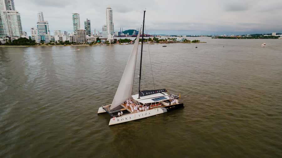 Cartagena de Indias: 2-Hour Sunset Cruise - Onboard vibe: music, lighting, and space that feels worth the money